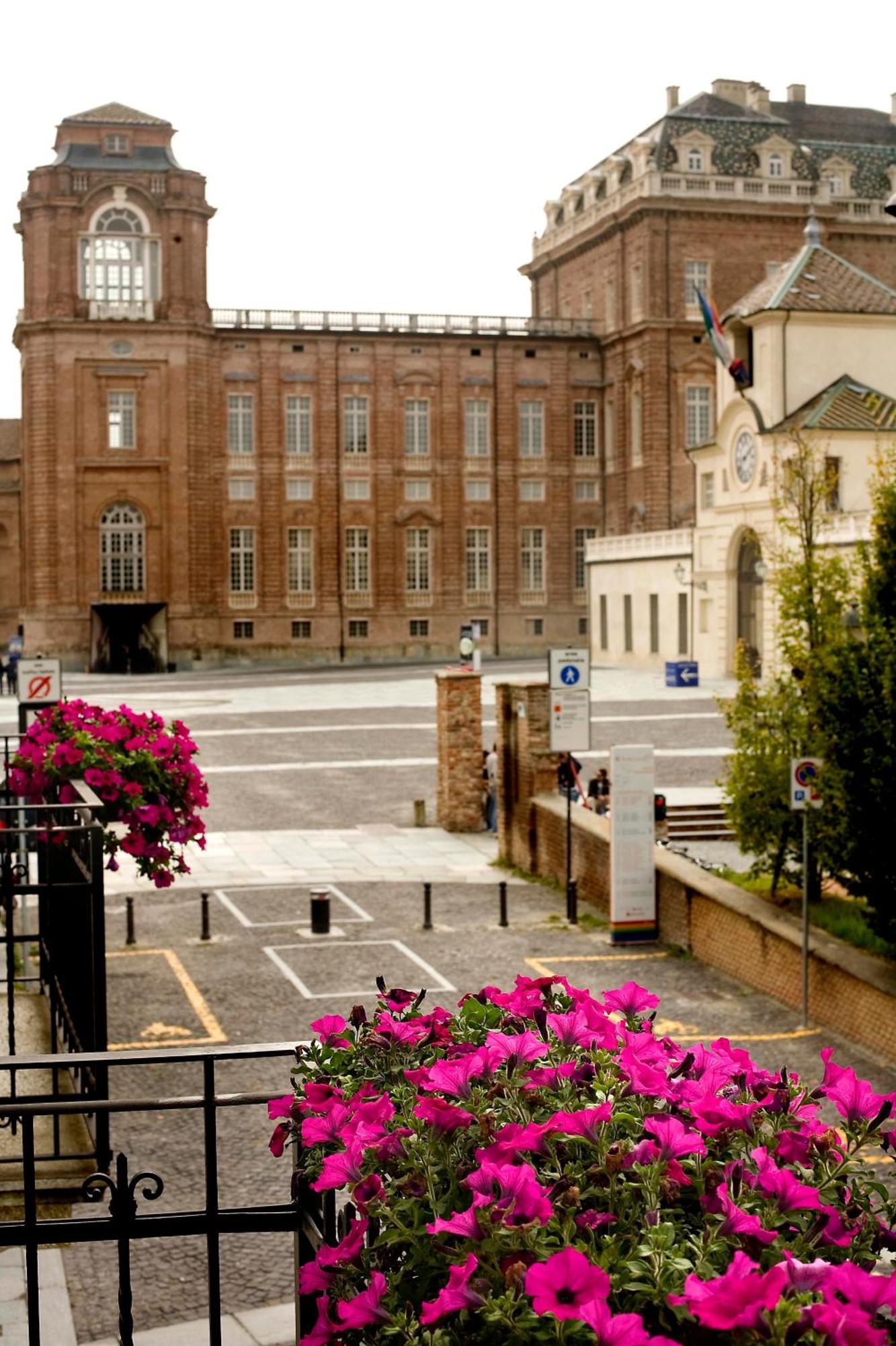 Hotel Cascina Di Corte Венария-Реале Экстерьер фото